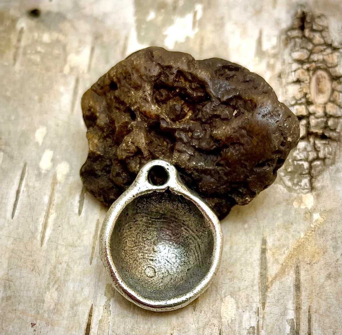 Bumpy Shell Resin Bezel – GreenGirlStudios