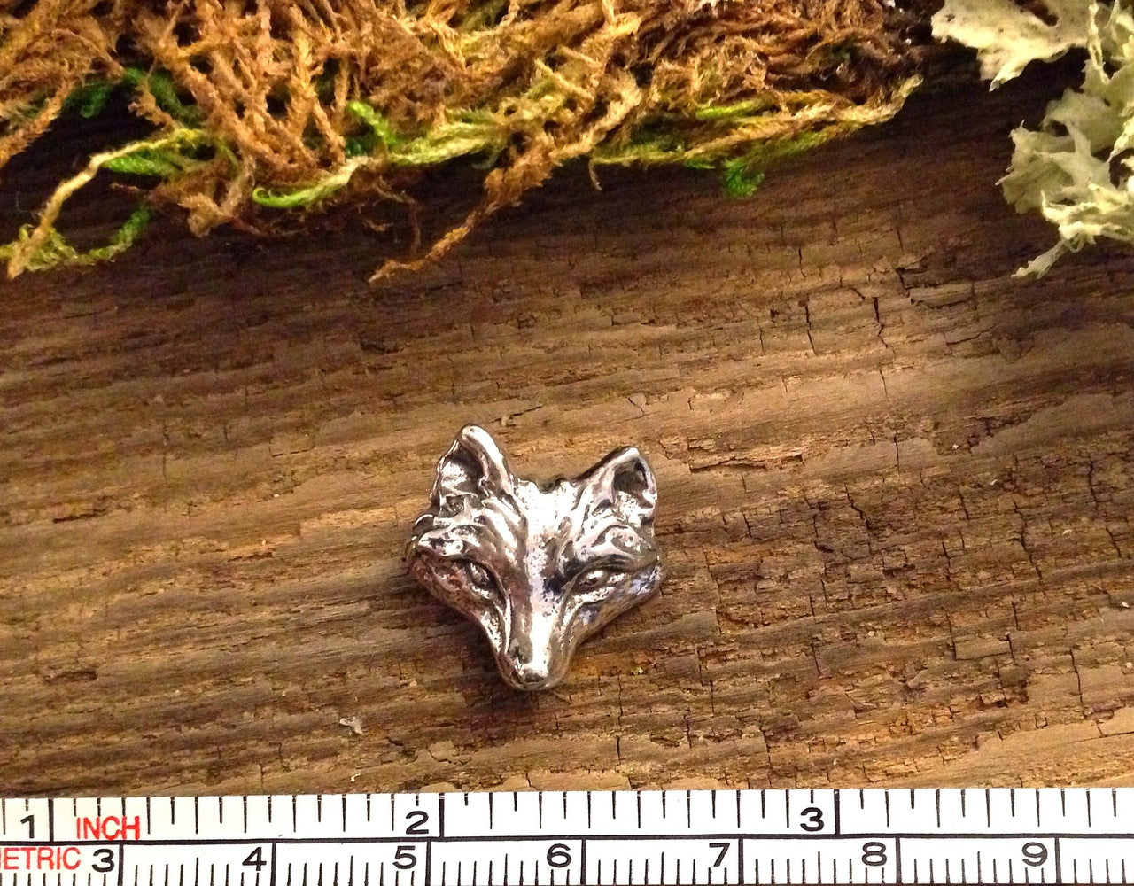 327-Green Girl Studios Wolf Button – GreenGirlStudios
